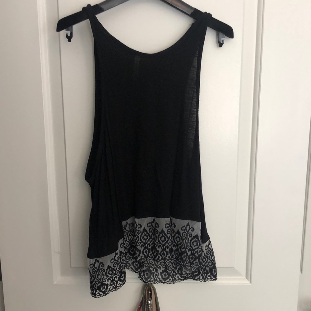 LF tank top set in black and white